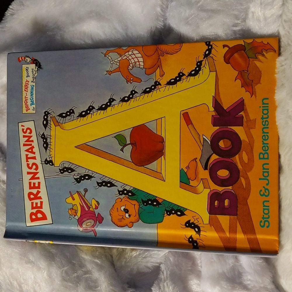 💵2/$10Bundle and Save💵Berenstain Bears Alphabet books "A" words start with A